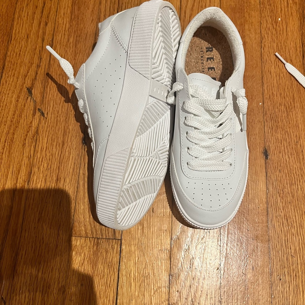 Reef White Women's Sneakers